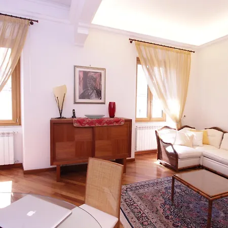 Modena Flat