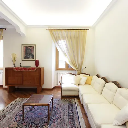 Modena Flat Řím